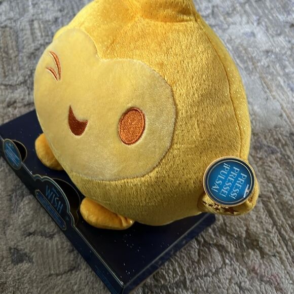 Disney Wish and hug star twinkling lights NWT - Picture 6 of 6